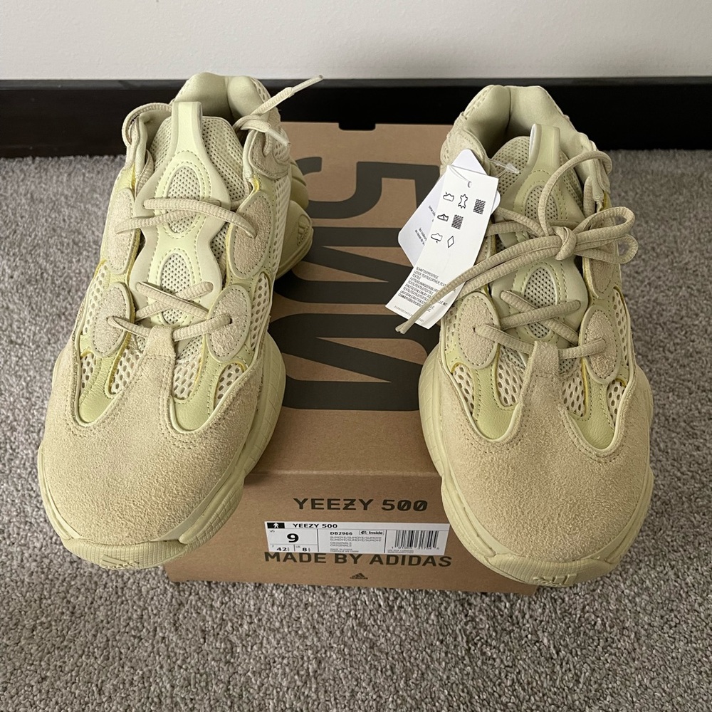 NWT Yeezy Adidas 500 in Super Moon Yellow US9